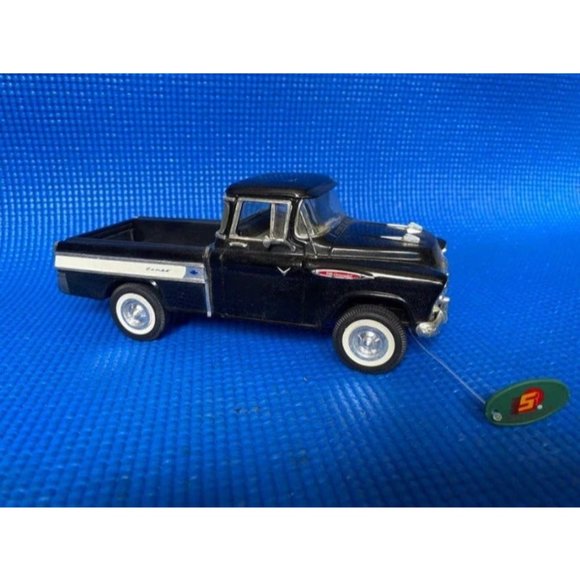 Chevy Cameo Pickup 1957 (1:28) SunnySide Cast Iron Model - Picture 3 of 6
